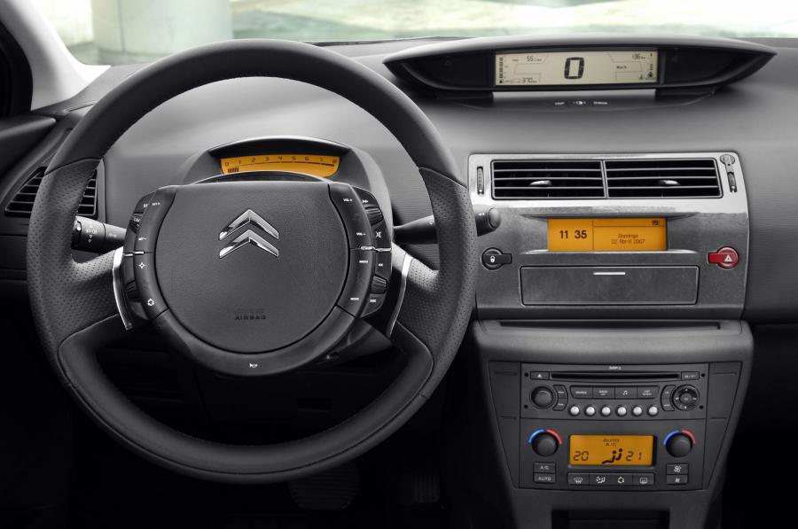  Citroen C4 Sedan 2008 года  (фото 26 из 75)